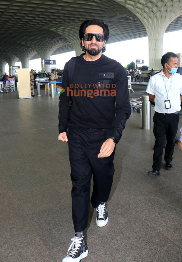photos katrina kaif ayushmann khurrana karishma kapoor manushi chillar snapped at the airport 2