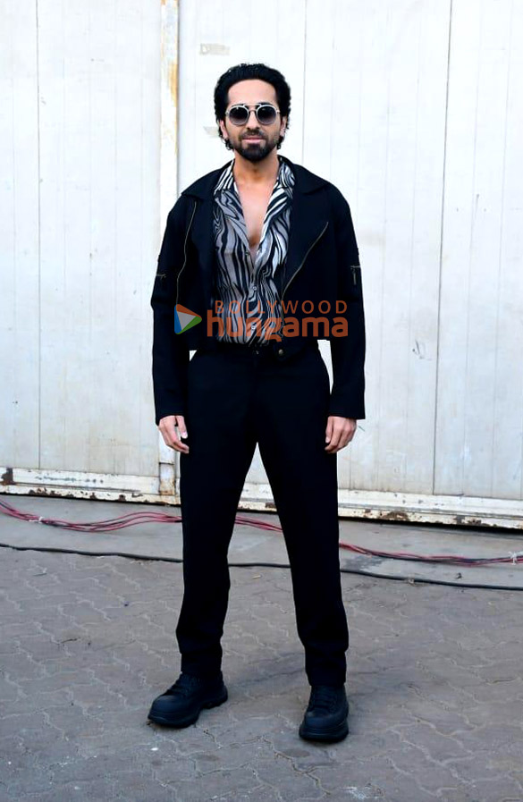 photos madhuri dixit karan johar and others snapped on the sets of jhalak dikhala jaa 7