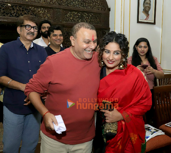 photos manisha koirala divya dutta kabir bedi and others attend garhwal post awards 8