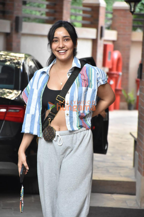 photos neha sharma and aisha sharma snapped in bandra 1