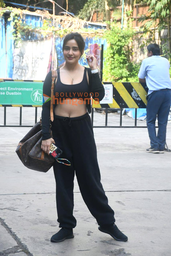 photos neha sharma and aisha sharma spotted outside a gym in bandra 4