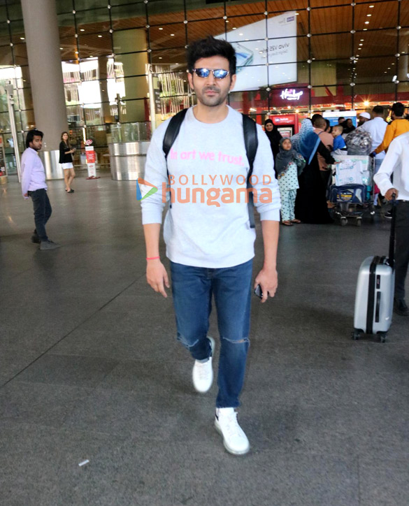 photos parineeti chopra huma qureshi rajkummar rao and others snapped at the airport2 2