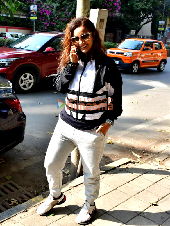 Photos: Patralekha spotted outside a clinic in Santacruz Photos: Patralekha spotted outside a clinic in Santacruz