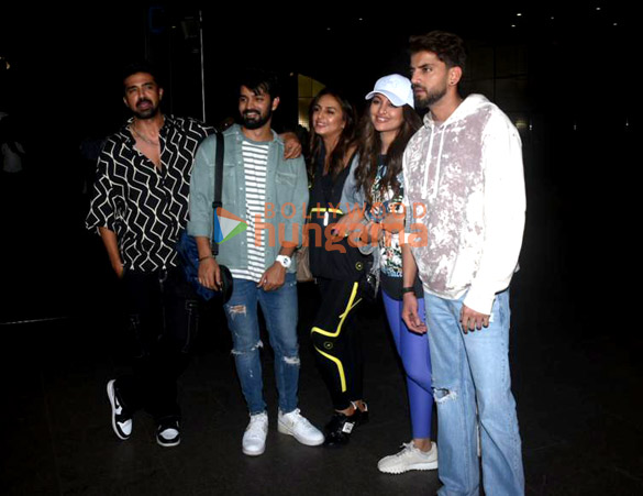 photos ranveer singh janhvi kapoor ishaan khatter and others snapped at the airport 4