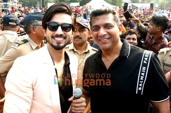 photos riteish genelia deshmukh varun sharma ganesh acharya attended malad masti organised by mla aslam shaikh 5
