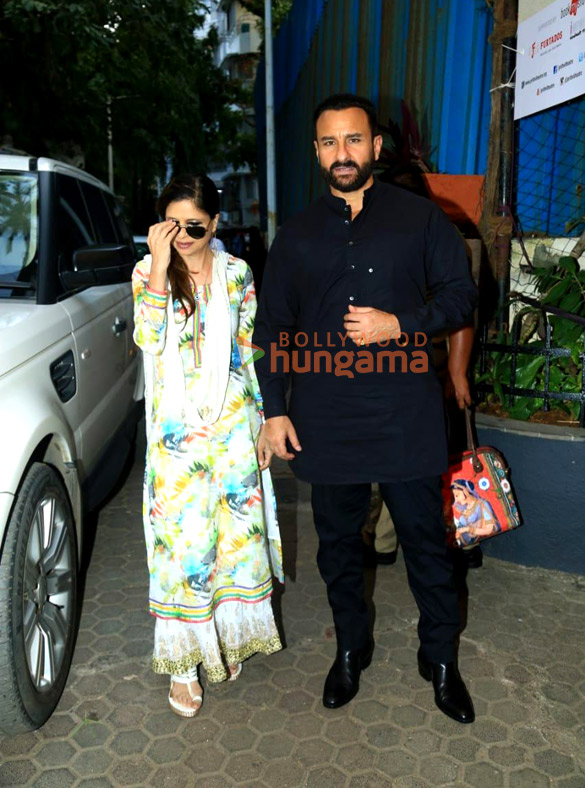 photos saif ali khan snapped outside prithvi theatre in juhu 4