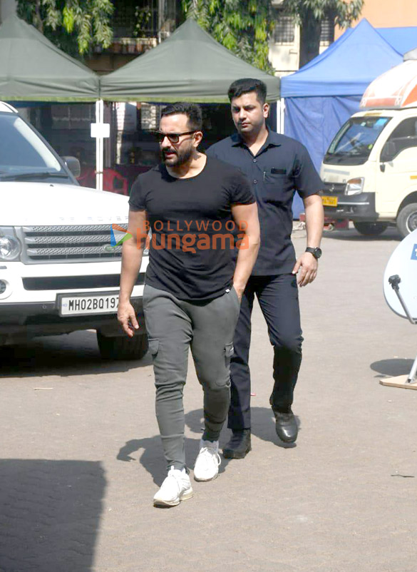 Photos: Saif Ali Khan and Vaani Kapoor spotted at Mehboob Studio in Bandra Photos: Saif Ali Khan and Vaani Kapoor spotted at Mehboob Studio in Bandra