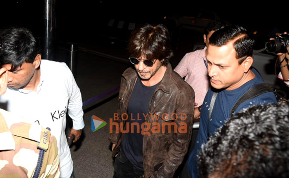 photos shah rukh khan suhana khan alaya f and others snapped at the airport 4