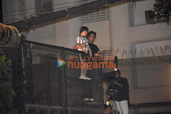 Photos: Shah Rukh Khan meets fans on his birthday at midnight outside Mannat in Bandra