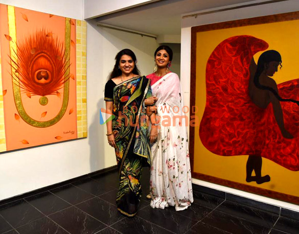 photos shilpa shetty snapped attending the inauguration of krishn kanhais paintings at the tao art gallery 5