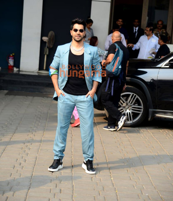 photos varun dhawan ajay devgn and dinesh vijan snapped at kalina airport 1