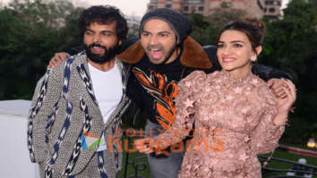 Photos: Varun Dhawan, Kriti Sanon and Abhishek Banerjee snapped promoting Bhediya