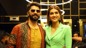 Photos: Varun Dhawan, Kriti Sanon and Dinesh Vijan promote Bhediya at Velocity Miraj Cinemas in Indore