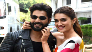 Photos: Varun Dhawan and Kriti Sanon snapped promoting Bhediya on Indian Idol
