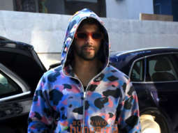 Photos: Varun Dhawan snapped sporting a hoodie