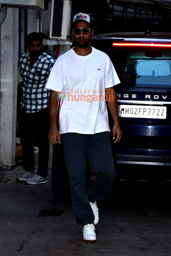 photos vicky kaushal snapped at a dubbing studio in juhu 4