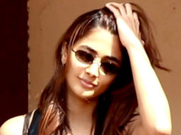 Pooja Hegde poses for paps despite her injured leg