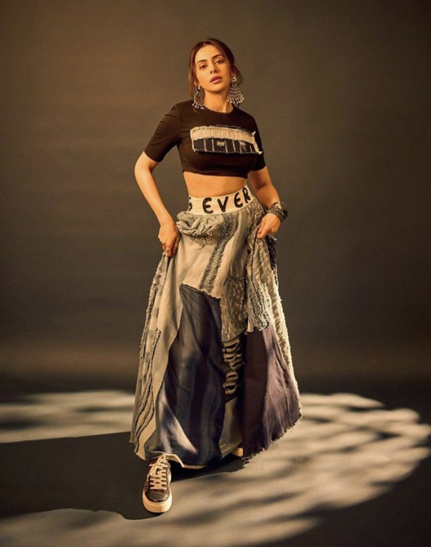 Rakul Preet Singh gives cues on how to nail a denim look with contemporary denim lehenga and crop top Rakul Preet Singh gives cues on how to nail a denim look with contemporary denim lehenga and crop top