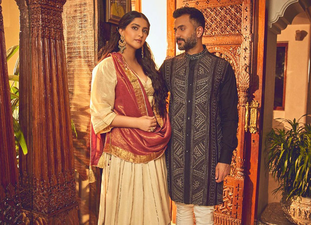 Sonam Kapoor And Husband Anand Ahuja Share A Glimpse Of Their Son Vayu ...