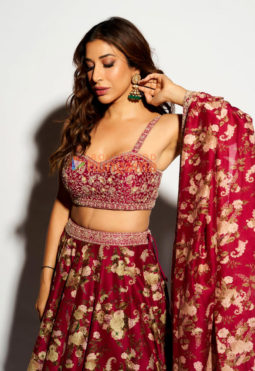 Celeb Photos Of Sophie Choudry