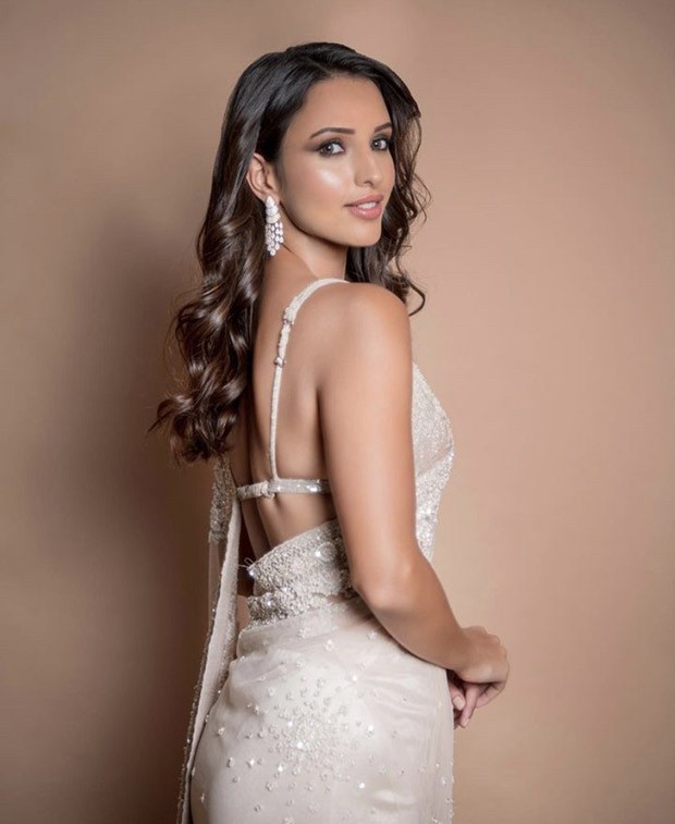 Tripti Dimri spells elegance in a gorgeous silver and ivory saree and strappy sequin blouse