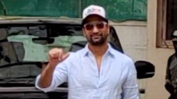 Vicky Kaushal rocks his casual look as he greets paps