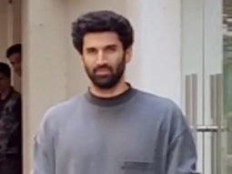 Aditya Roy Kapur waves at paps as he gets clicked in Juhu