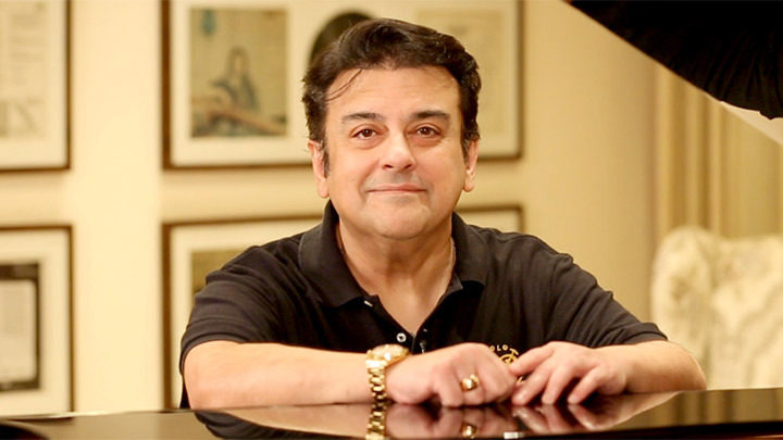 Adnan Sami narrates the idea behind his iconic songs ‘Lift Karadey’ & ‘Tera Chehra’ | Music Room Adnan Sami narrates the idea behind his iconic songs ‘Lift Karadey’ & ‘Tera Chehra’ | Music Room