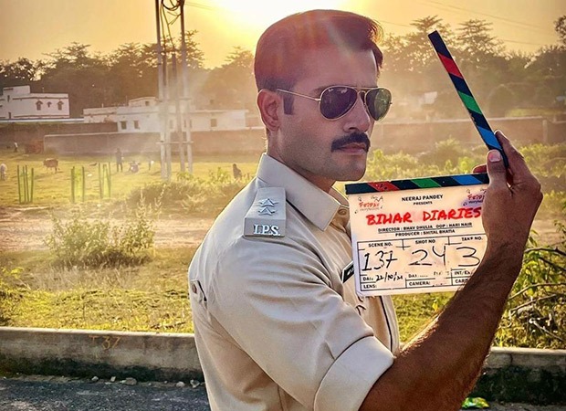 Karan Tacker finds his kinda love on the sets of Khakee: The Bihar Chapter, watch