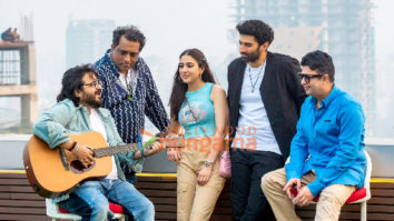 On The Sets From The Movie Metro… In Dino