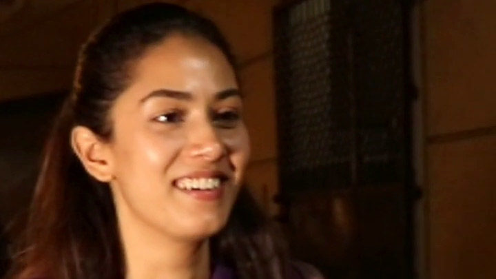 Mira Rajput looks comfortable in a purple hoodie as she meets up with her friends
