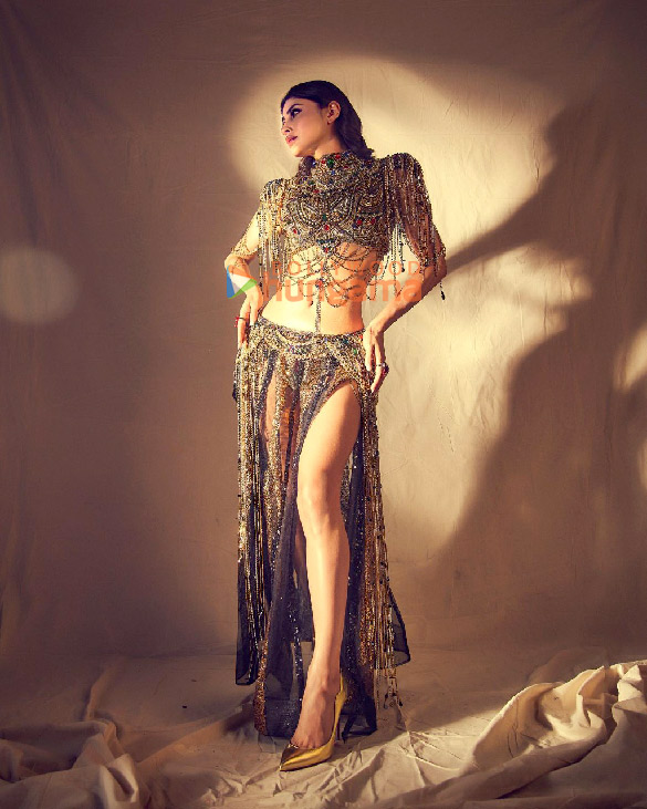 mouni roy 4 119