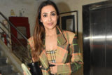 Paps try to capture a glimpse of Malaika Arora as she looks stunning in a coat