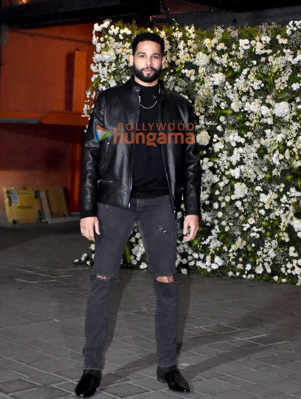 photos aayush sharma hosts salman khans birthday bash at his residence 8 2