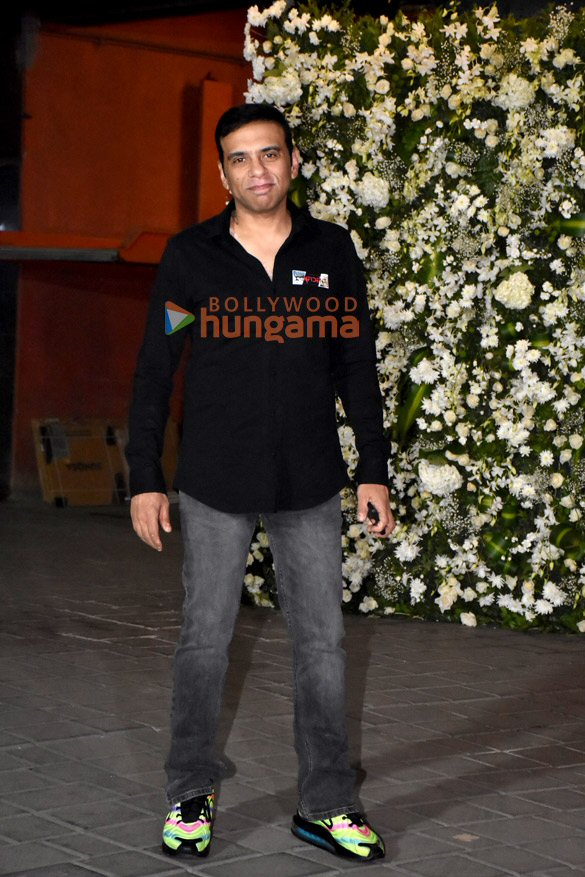 photos aayush sharma hosts salman khans birthday bash at his residence 9 2
