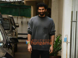 Photos: Aditya Roy Kapur snapped in Juhu