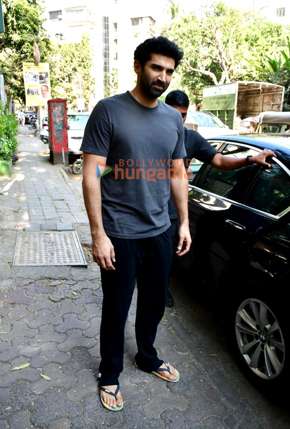 Photos: Aditya Roy Kapur spotted at Krome studio in Bandra Photos: Aditya Roy Kapur spotted at Krome studio in Bandra