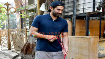 Photos: Aditya Roy Kapur spotted at pet clinic in Khar