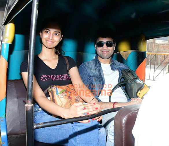 photos adivi sesh enjoys an auto rickshaw ride with meenakshi chaudhary in juhu 1