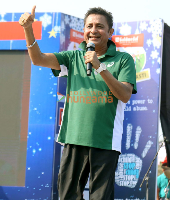 photos anupam kher sudesh bhosle sukhwinder singh javed ali rashmi desai and other celebs attended the malad masti event 3