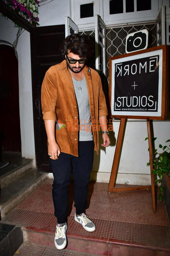 photos arjun kapoor spotted at krome studio in bandra 1 2