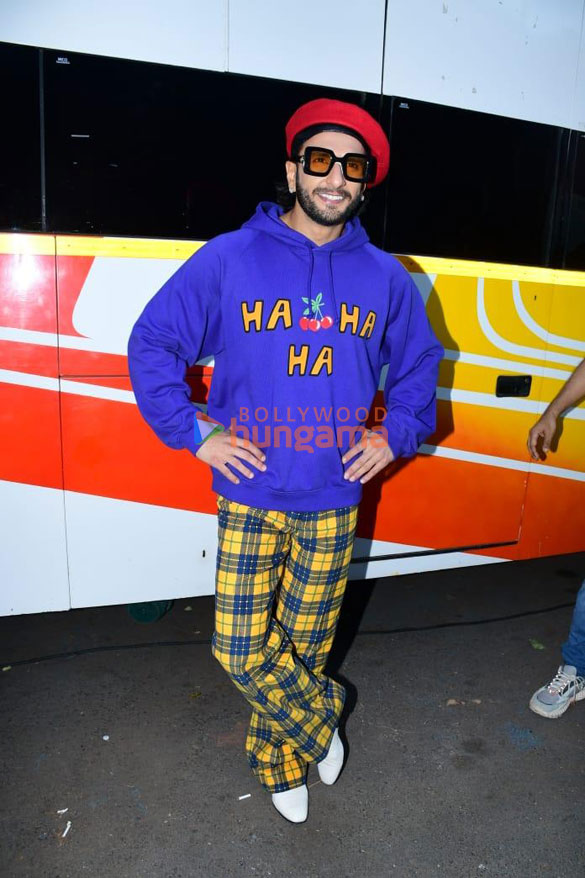photos cast of cirkus promote the film on sets of the kapil sharma show 7