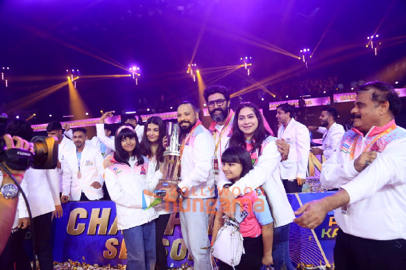 photos cast of cirkus snapped promoting their film at the pro kabaddi league 16