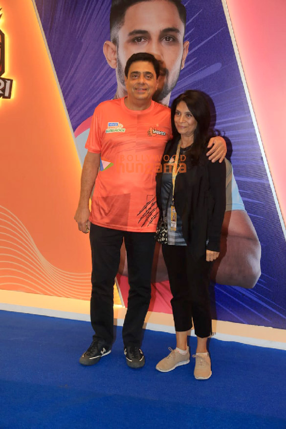 photos cast of cirkus snapped promoting their film at the pro kabaddi league 8