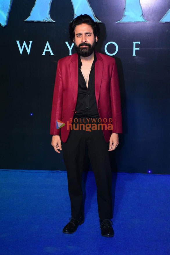 photos celebs attend the premiere of avatar the way of water 11 8