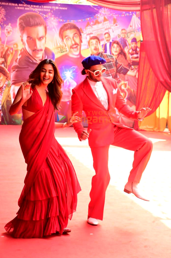 photos celebs grace the trailer launch of the film cirkus 15