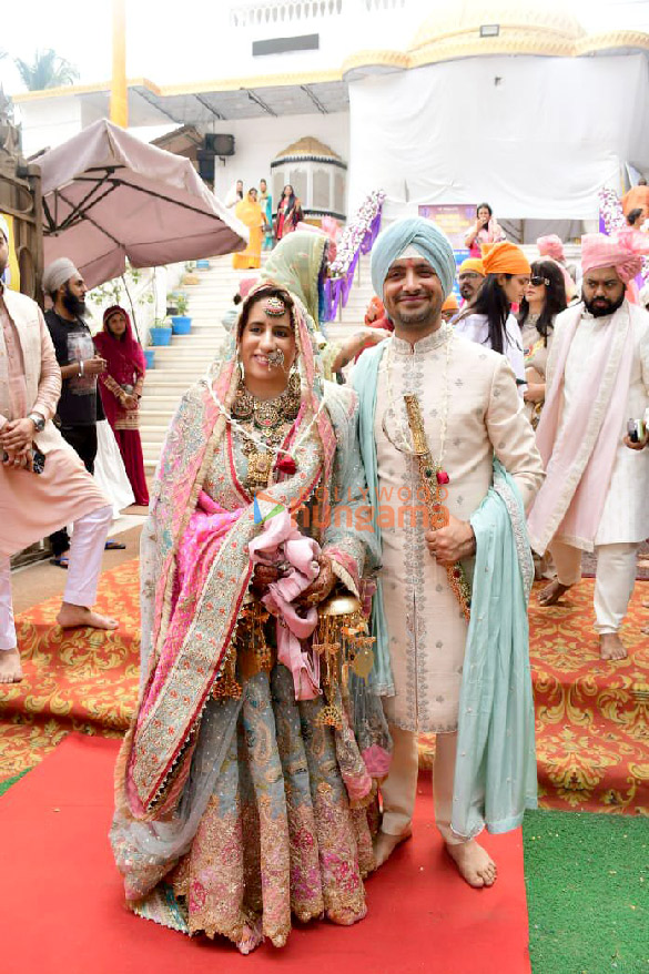 photos celebs snapped arriving for guneet monga and sunny kapoors wedding 1