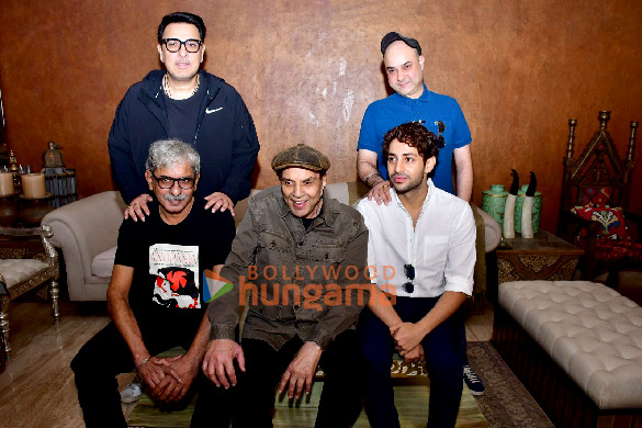 Photos: Dinesh Vijan, Agastya Nanda and Sriram Raghavan snapped at Dharmendra’s residence Photos: Dinesh Vijan, Agastya Nanda and Sriram Raghavan snapped at Dharmendra’s residence
