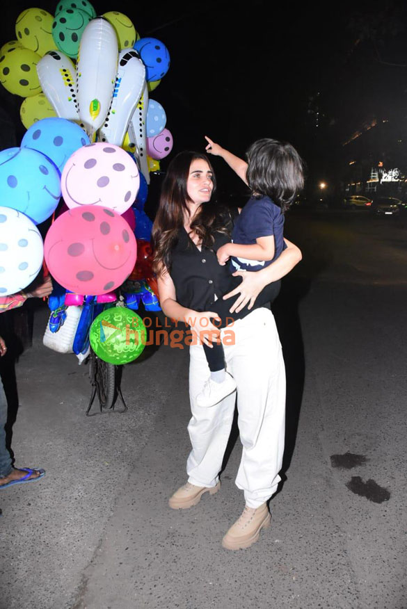 photos gabriella demetriades and khushi kapoor spotted in bandra 2