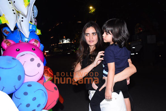 photos gabriella demetriades and khushi kapoor spotted in bandra 3